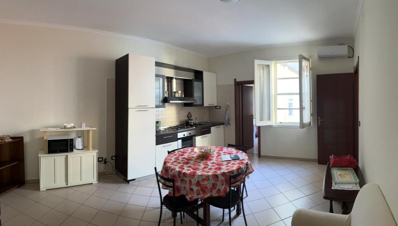 Casa Adriana, Centralissima, Confinante Ospedale Civile Sassari Luaran gambar
